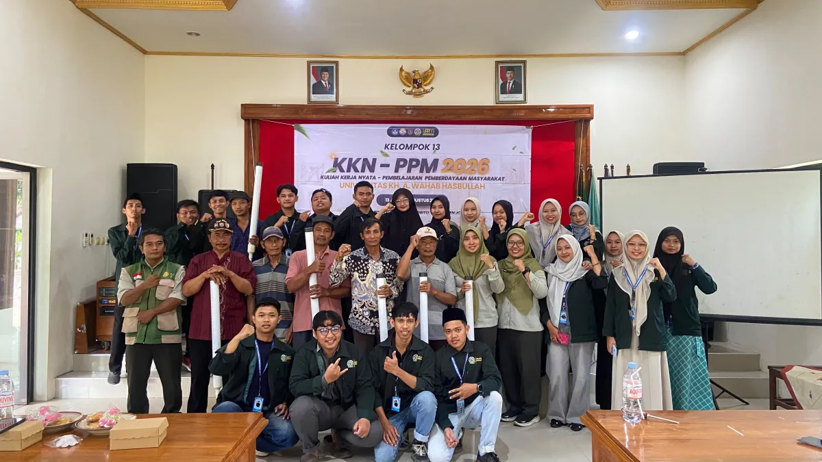 KKN UNWAHA Desa Mentoro Perkenalkan Alat Penebar Pupuk Sederhana untuk Mendukung Produktivitas Pertanian